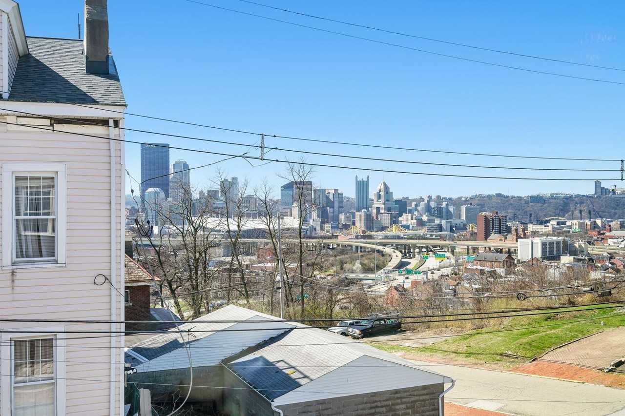 1106 Goettman St - Photo 3 of 29