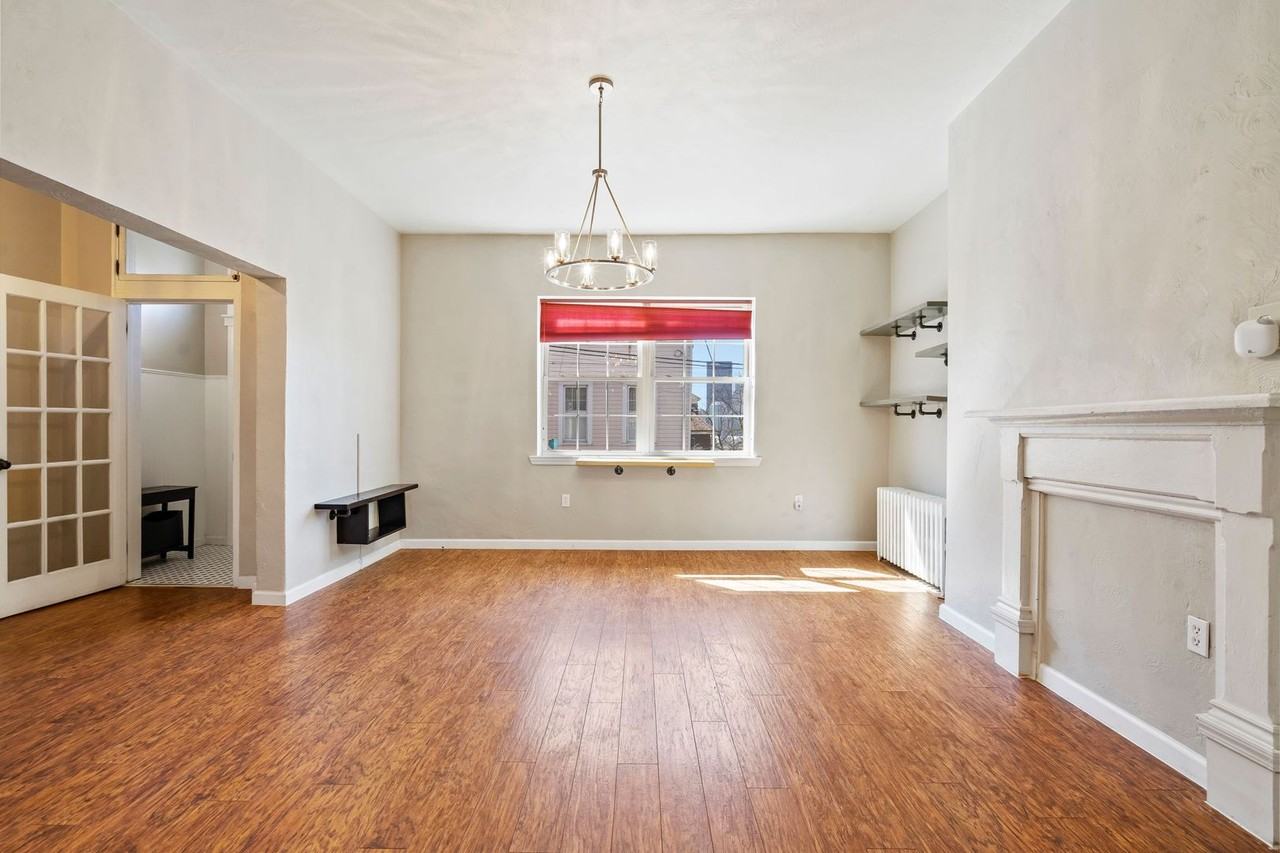 1106 Goettman St - Photo 6 of 29