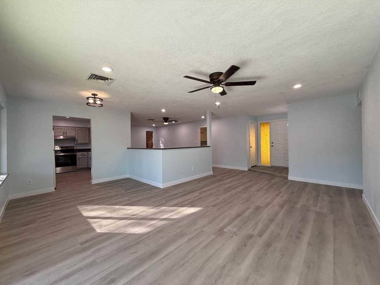 1449 E Mcnair Dr - Photo 2 of 32