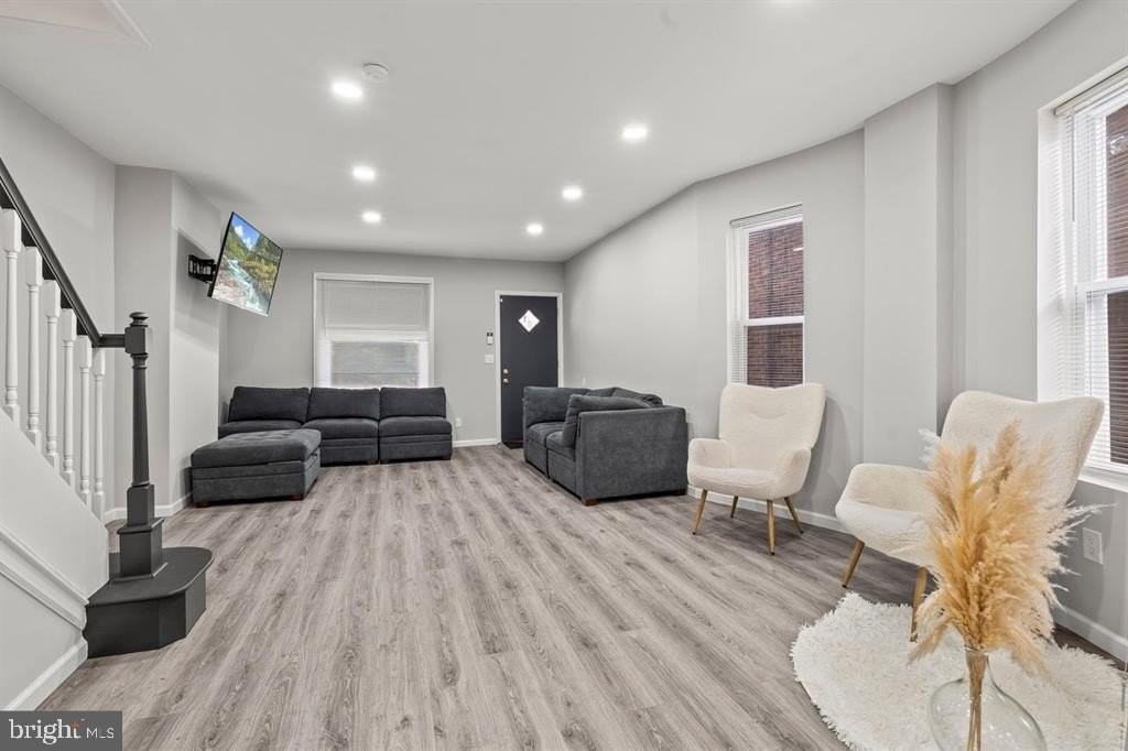 4928 Florence Ave - Photo 3 of 22