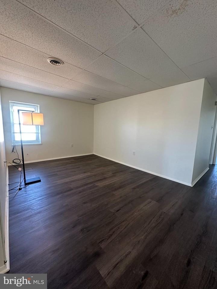 2300 S 12th St Apt 3f #3F - Photo 7 of 15