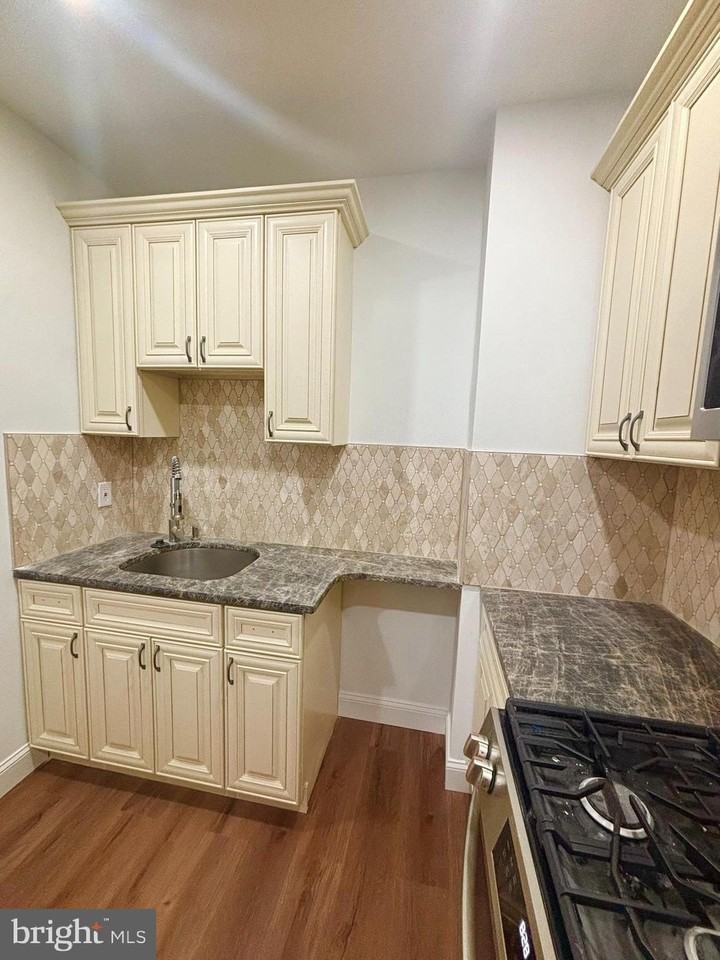 320 Loney St #2ndFL - Photo 4 of 19