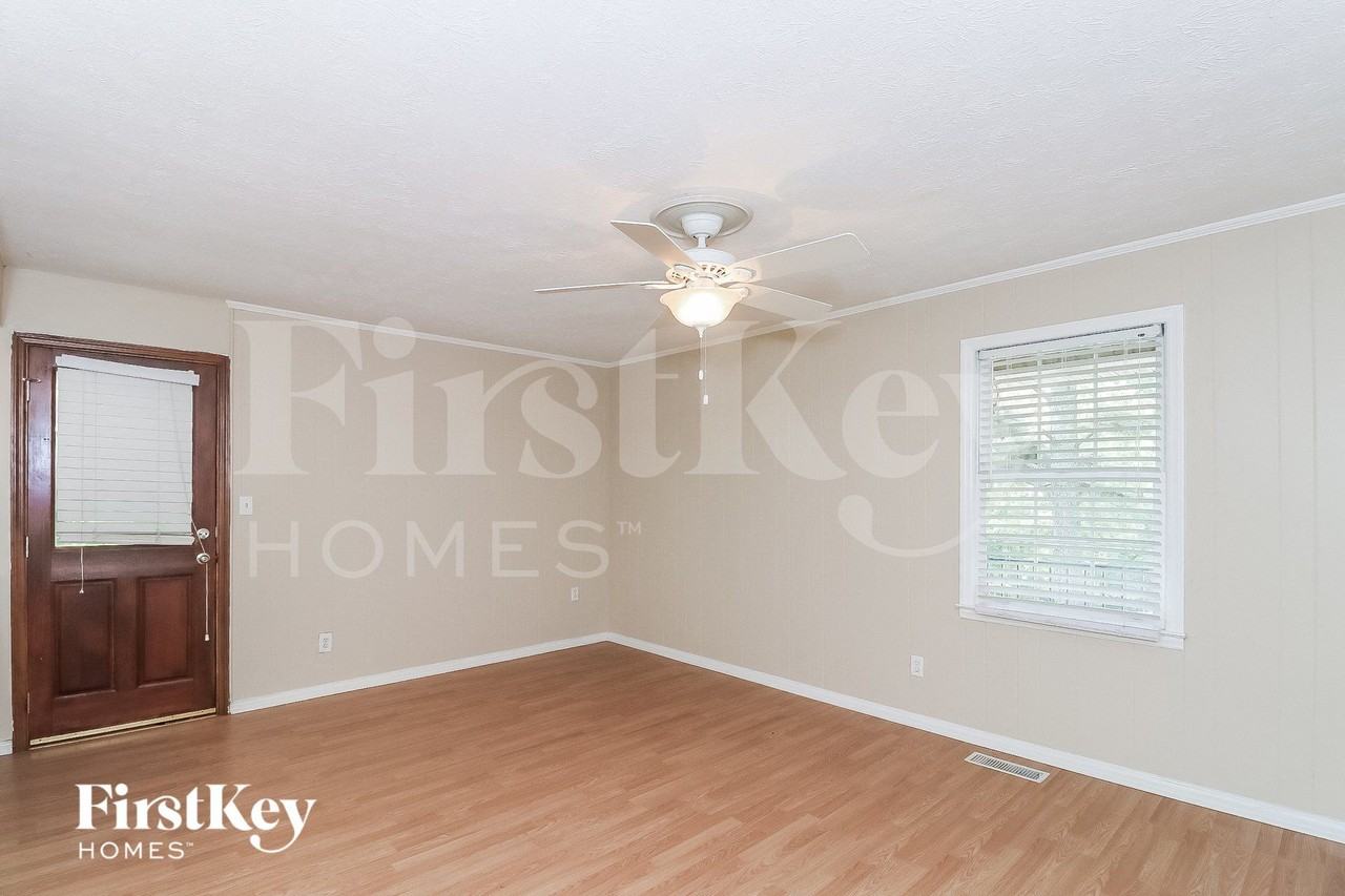 3082 Lake Ranch Dr - Photo 4 of 15