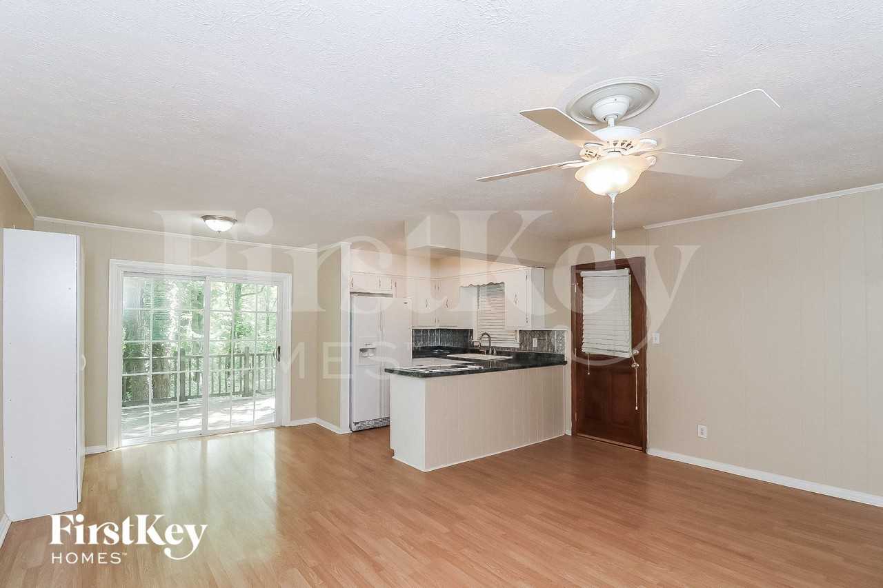 3082 Lake Ranch Dr - Photo 5 of 15