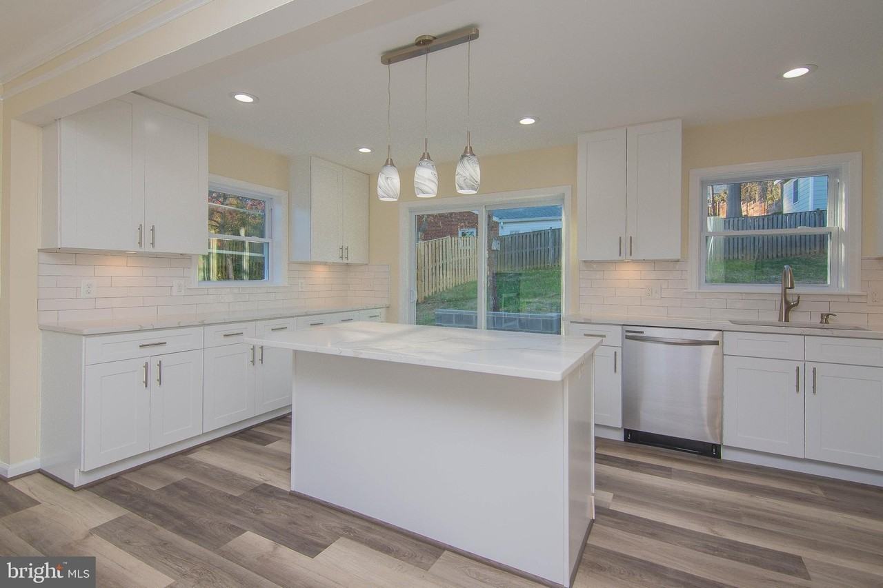 14 N Montague St - Photo 5 of 21