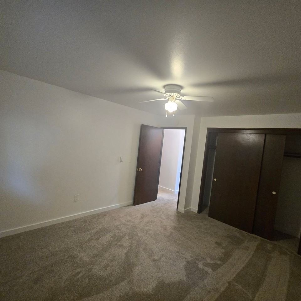 Tracy Ann Apartments - Photo 2 of 11