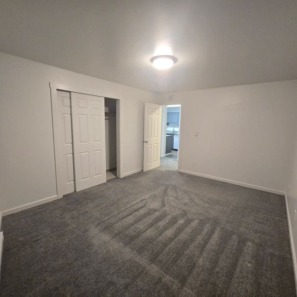 Tracy Ann Apartments - Photo 6 of 11