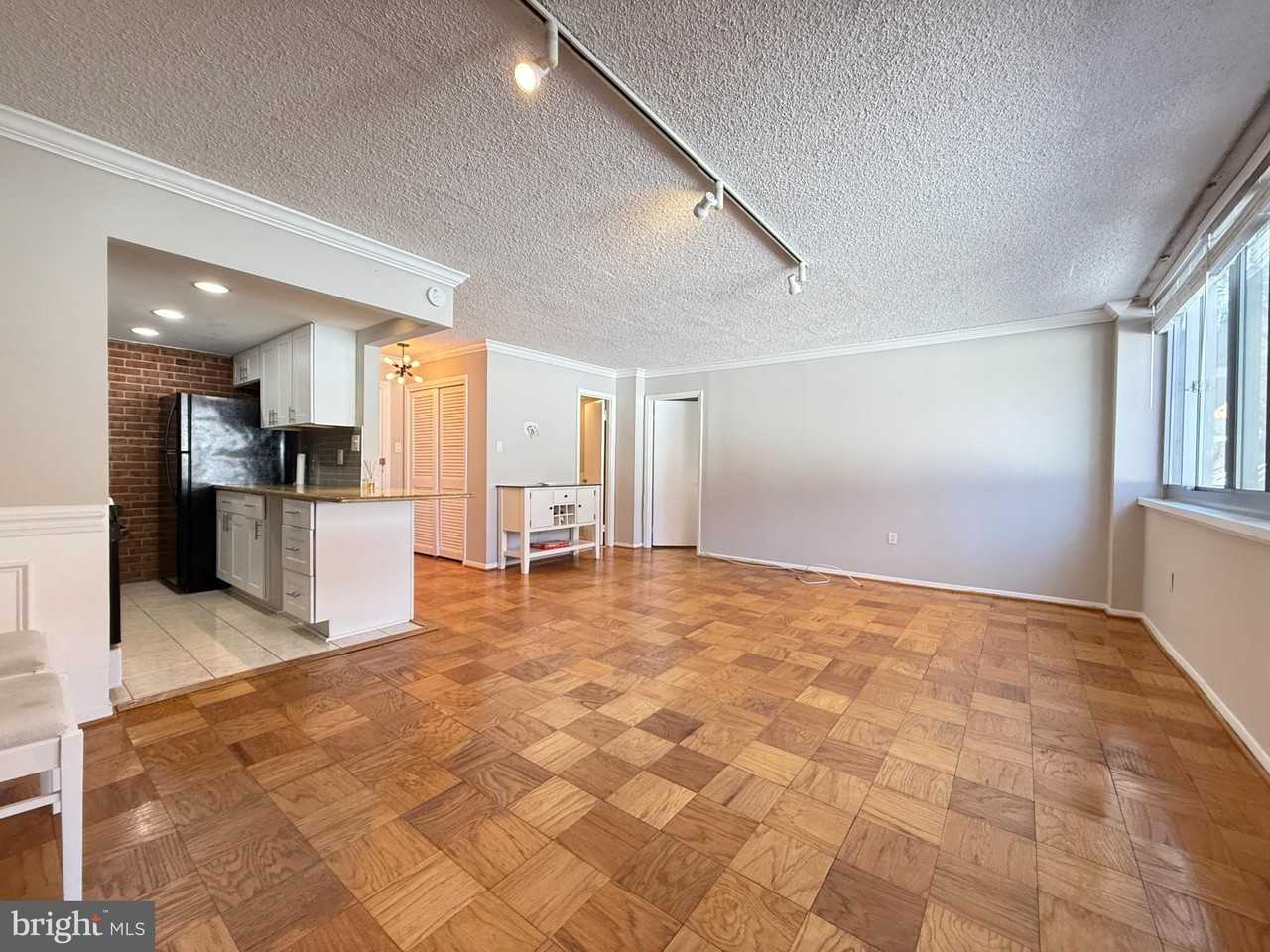 5353 Columbia Pike #310 - Photo 3 of 10