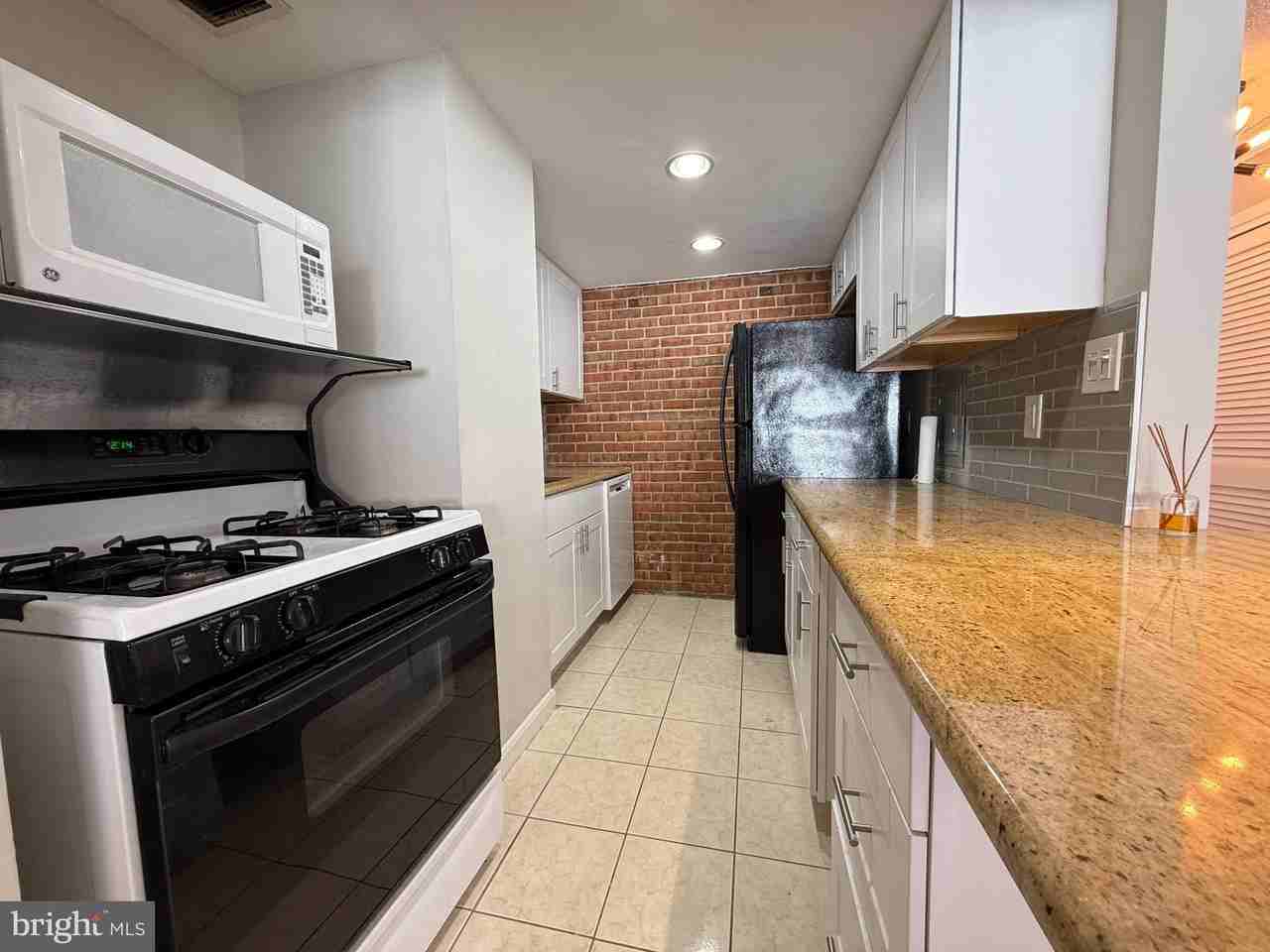 5353 Columbia Pike #310 - Photo 4 of 10