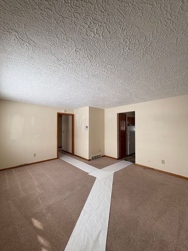 5032 S Main St - Photo 3 of 24