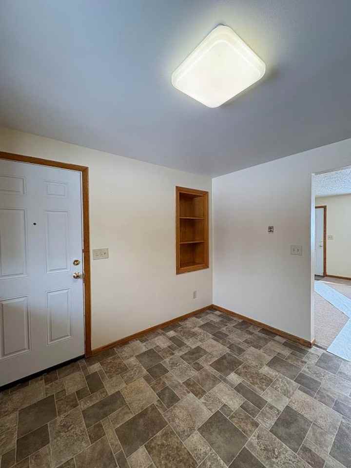 5032 S Main St - Photo 5 of 24