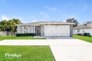 283 Sw Tulip Blvd - Photo 1 of 1