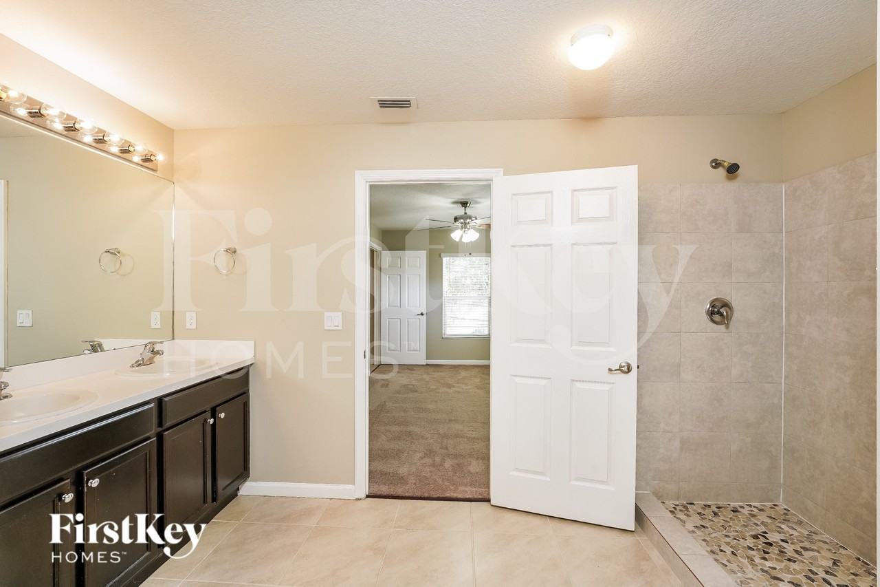 283 Sw Tulip Blvd - Photo 7 of 15