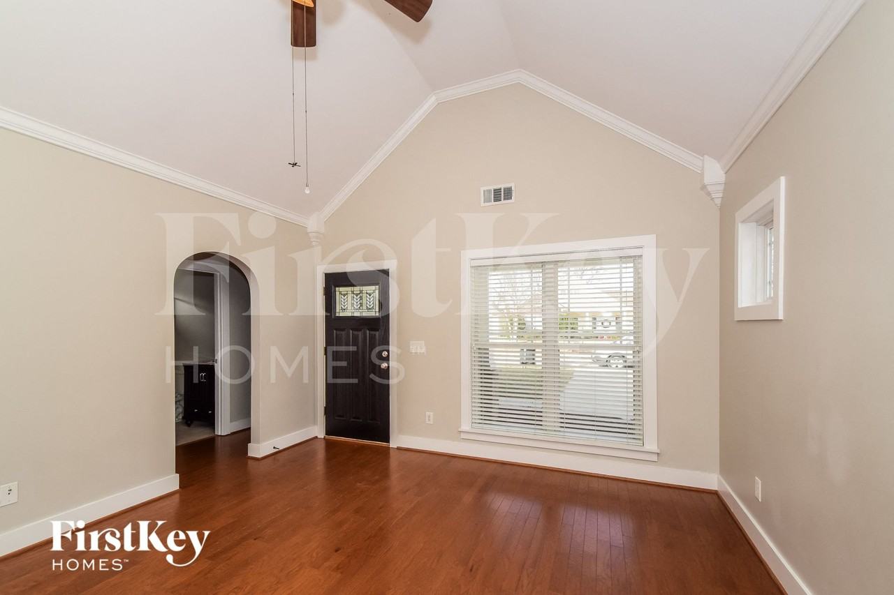 283 Stonecreek Pl - Photo 2 of 15