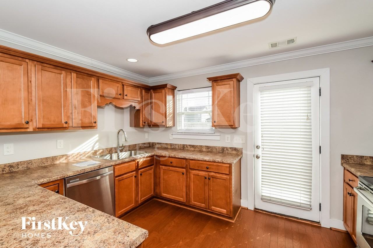 283 Stonecreek Pl - Photo 5 of 15