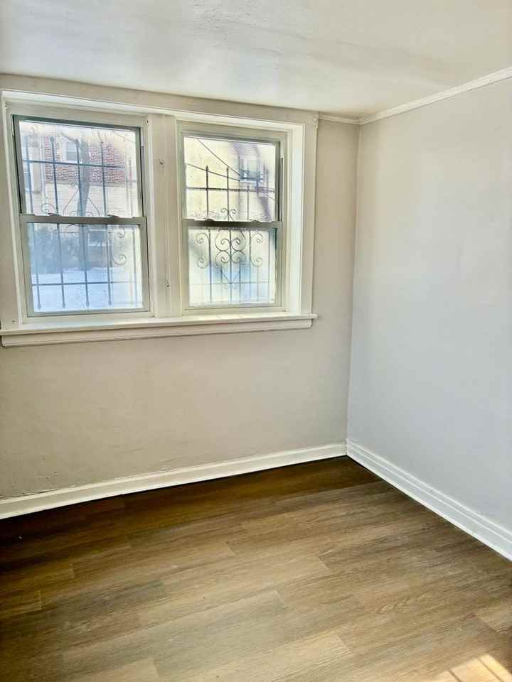 6900 S Jeffery Blvd - Photo 3 of 9