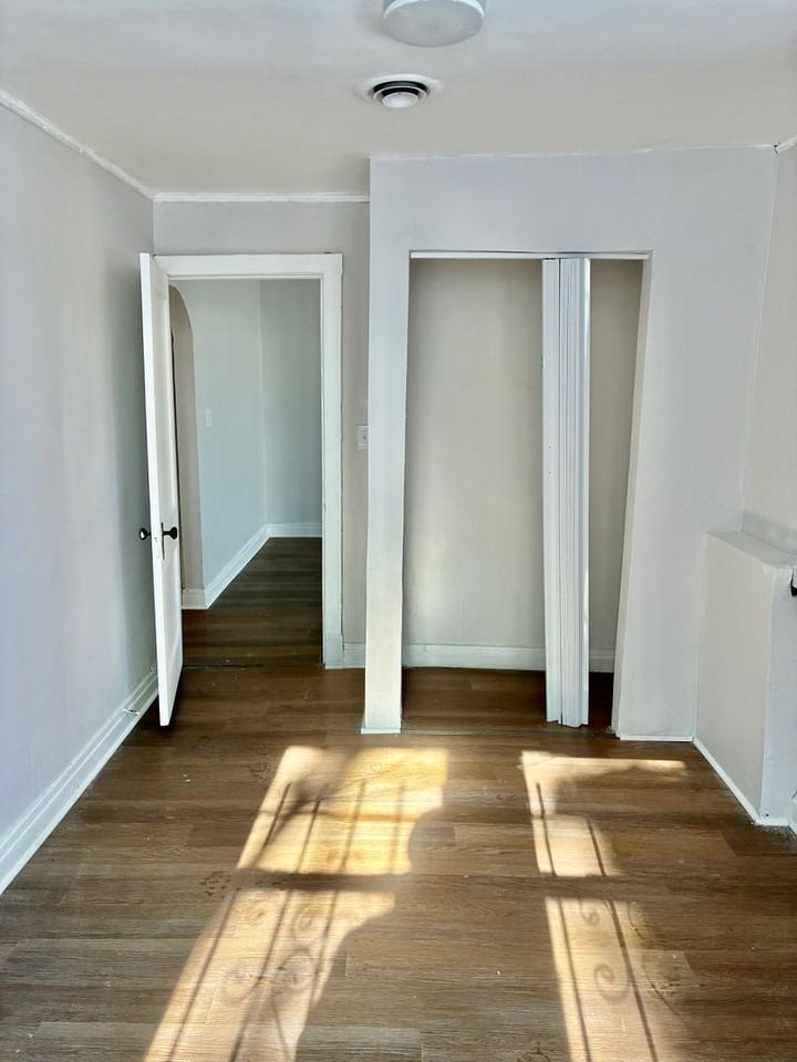 6900 S Jeffery Blvd - Photo 4 of 9