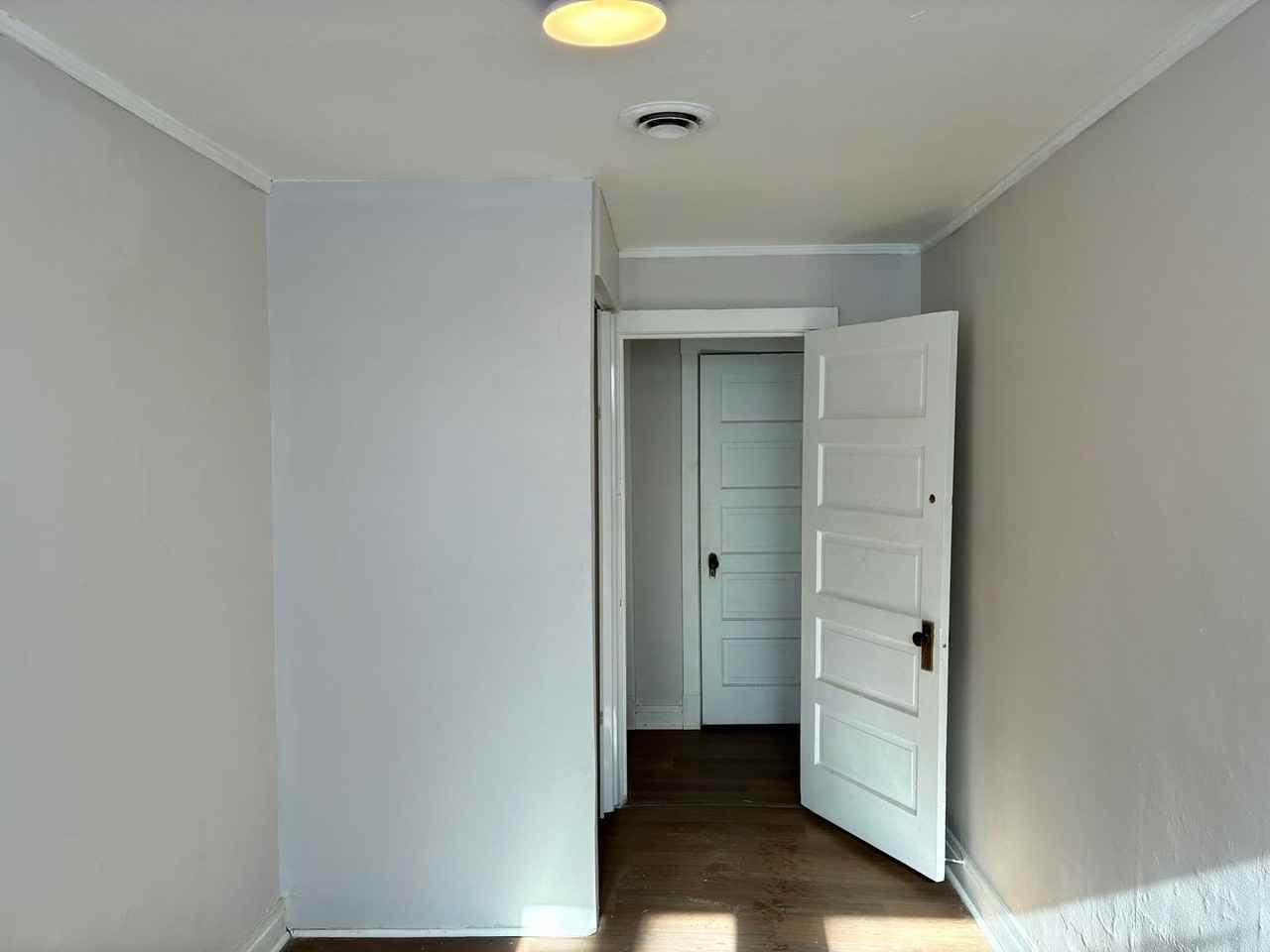 6900 S Jeffery Blvd - Photo 6 of 9