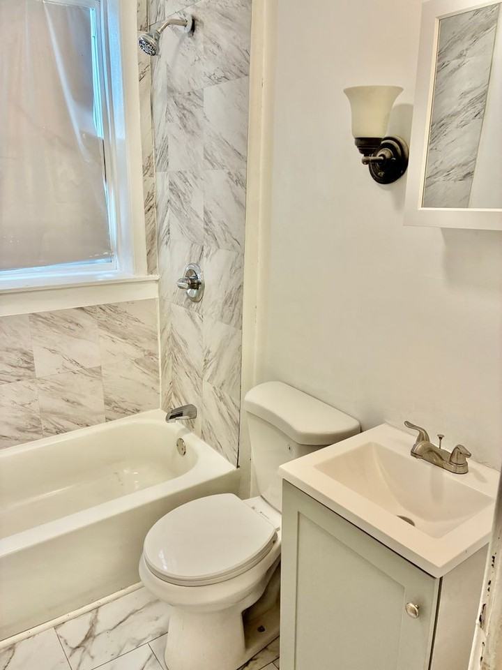 6900 S Jeffery Blvd - Photo 7 of 9