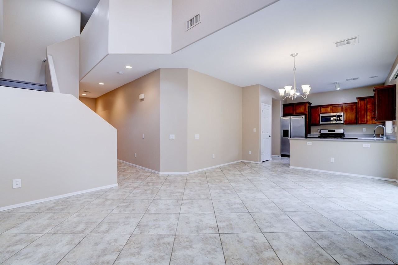 8919 Lanta Island Ave - Photo 4 of 36