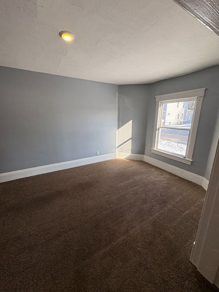 304 Wunderlich Ave - Photo 3 of 15