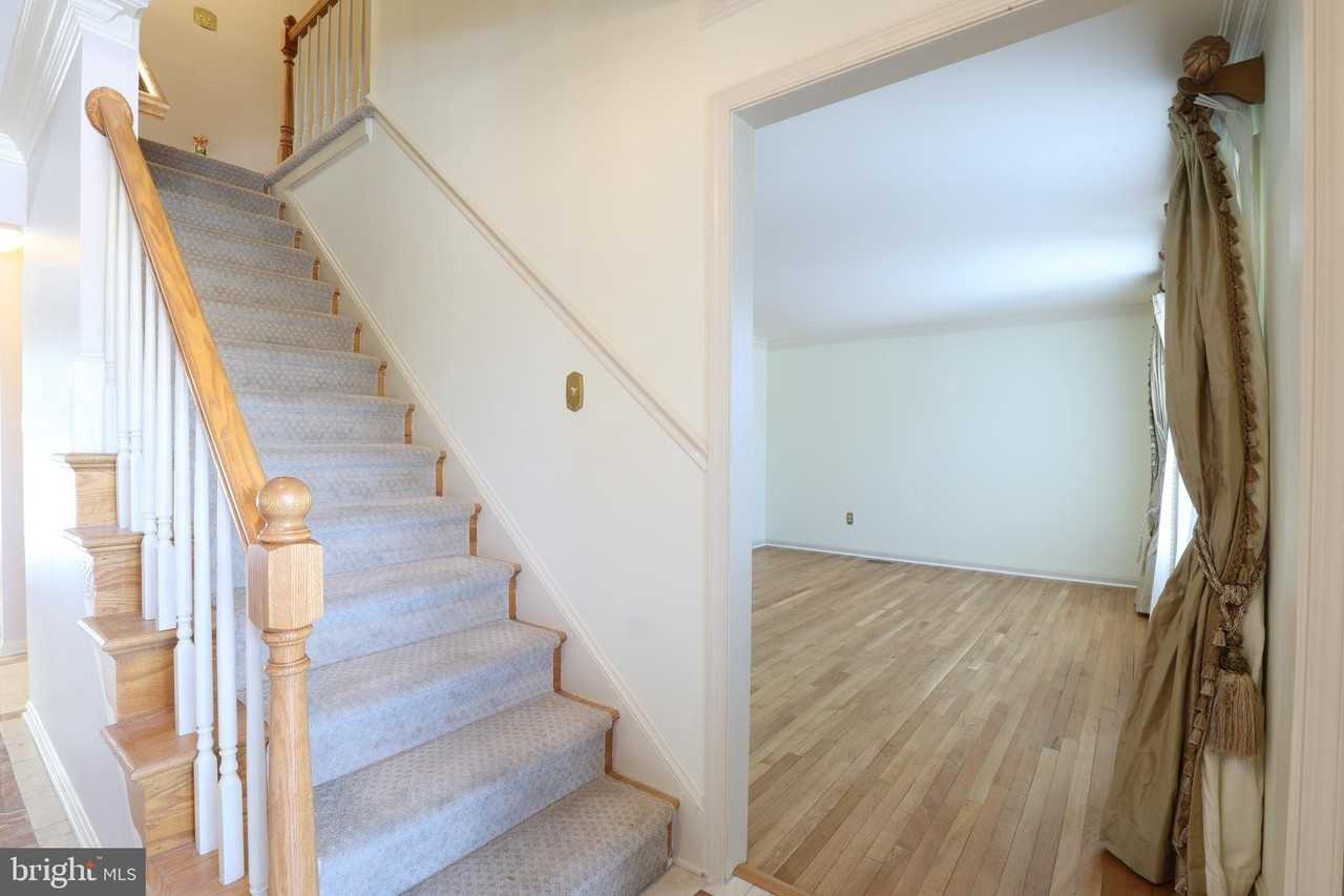 8519 Electric Ave - Photo 4 of 42