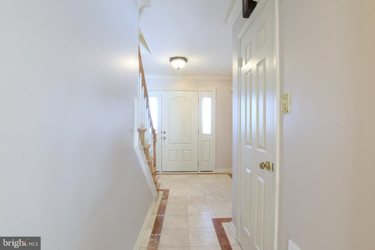 8519 Electric Ave - Photo 5 of 42