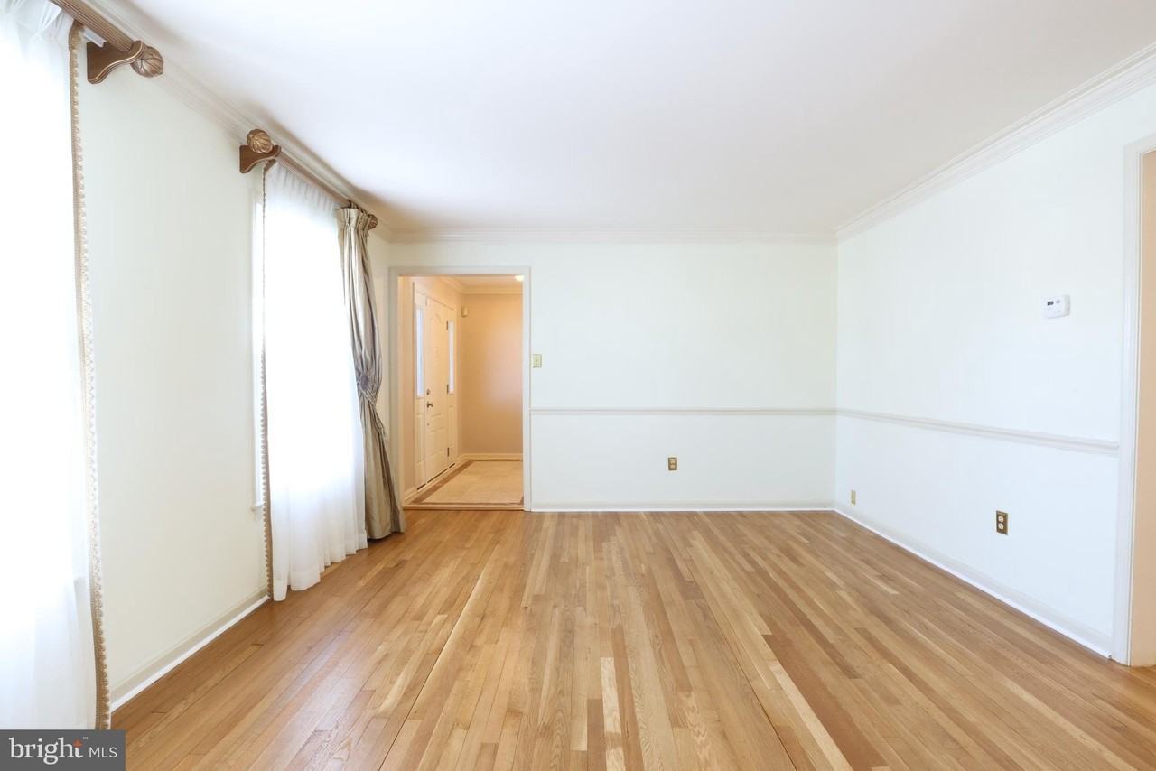 8519 Electric Ave - Photo 7 of 42