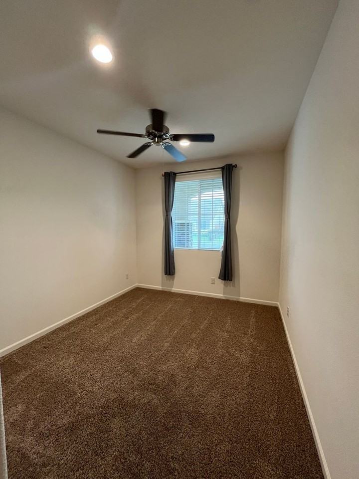 4418 W Robin Ave - Photo 2 of 29