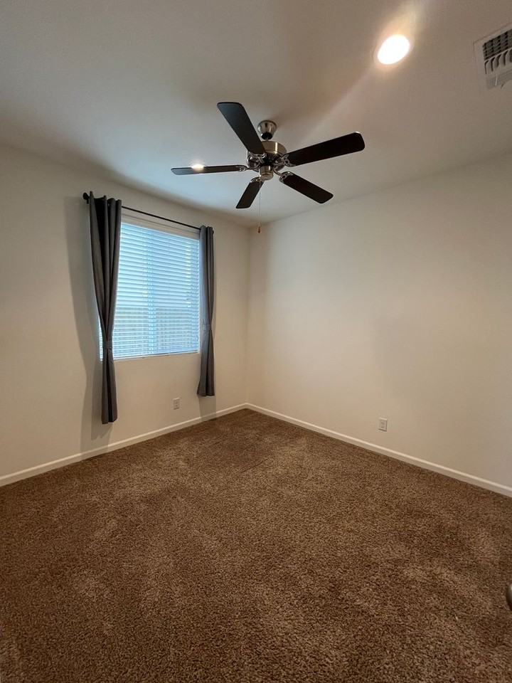 4418 W Robin Ave - Photo 6 of 29