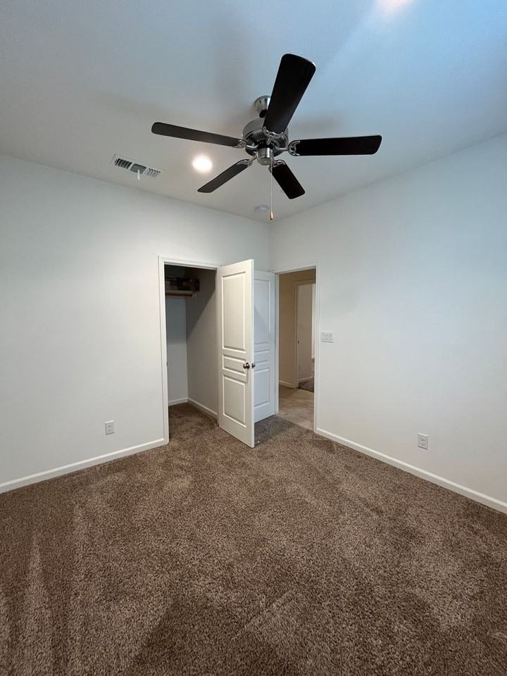 4418 W Robin Ave - Photo 7 of 29