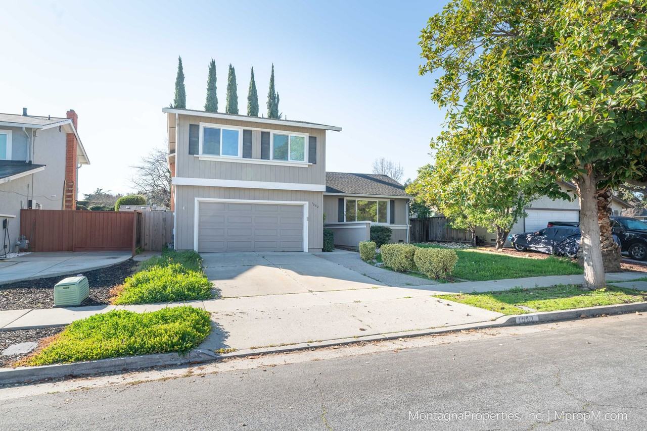 1062 Edenbury Ln - Photo 3 of 28