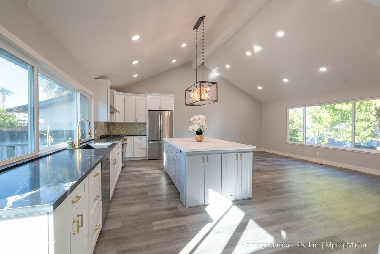 1062 Edenbury Ln - Photo 5 of 28