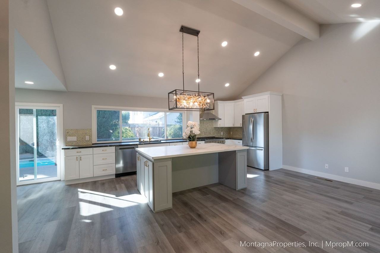 1062 Edenbury Ln - Photo 6 of 28