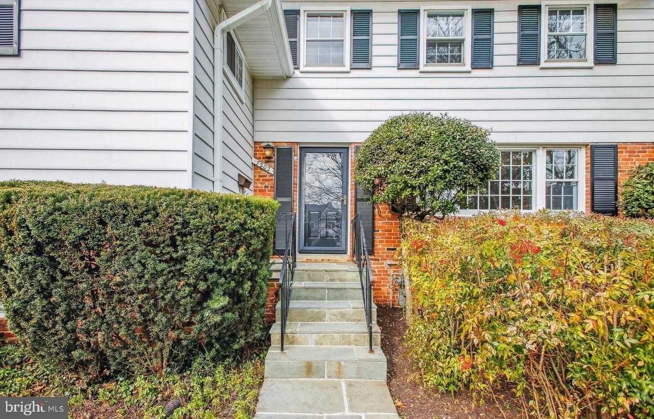 7202 Heights Ct - Photo 2 of 40