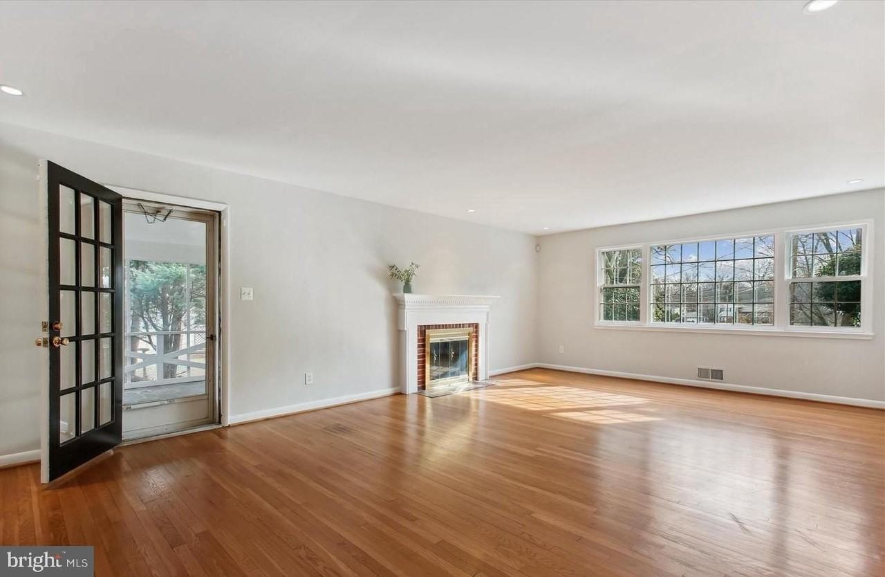 7202 Heights Ct - Photo 6 of 40