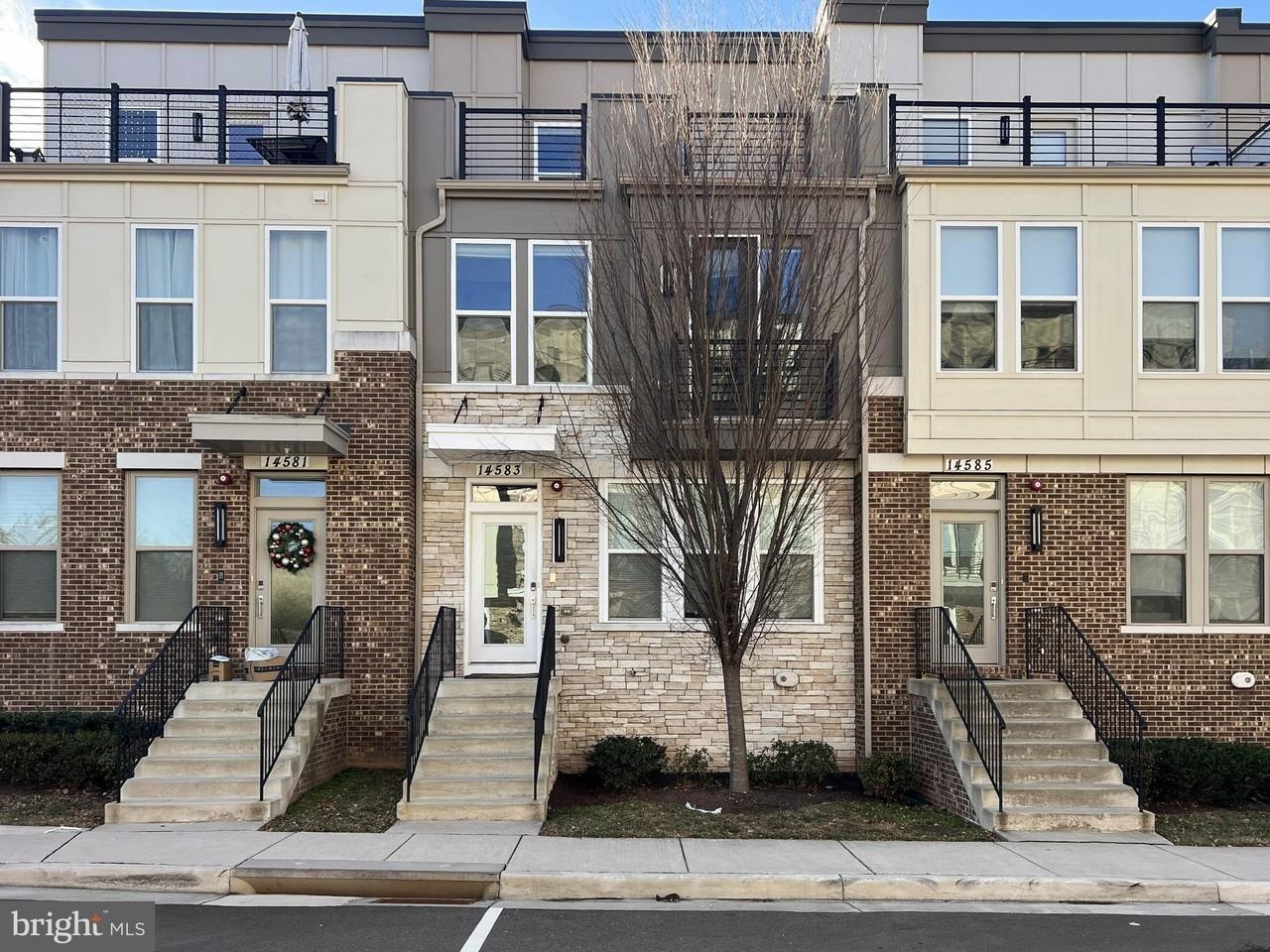 14583 Lakestone Dr - Photo 2 of 48