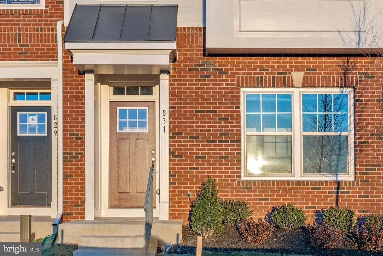 831 Sawback Sq Ne - Photo 2 of 47