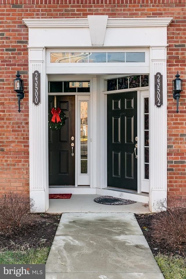 23502 Belvoir Woods Ter - Photo 2 of 26