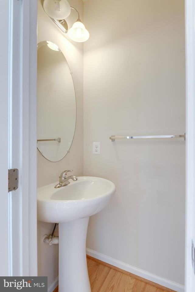 10424 Goldenrod Dr - Photo 4 of 46