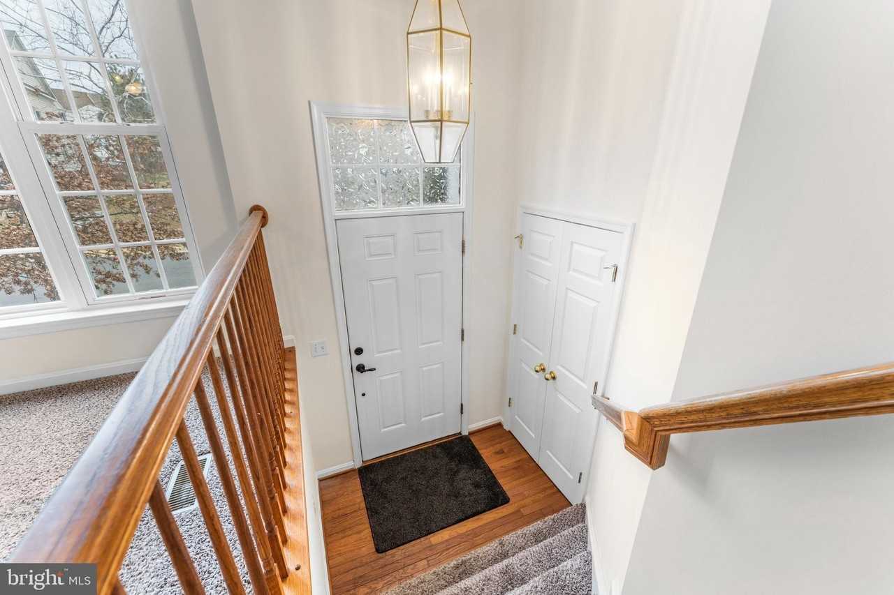 2509 Oak Tree Ln - Photo 4 of 41