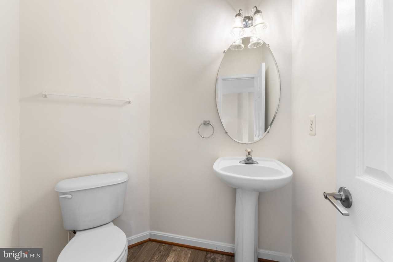 2509 Oak Tree Ln - Photo 5 of 41