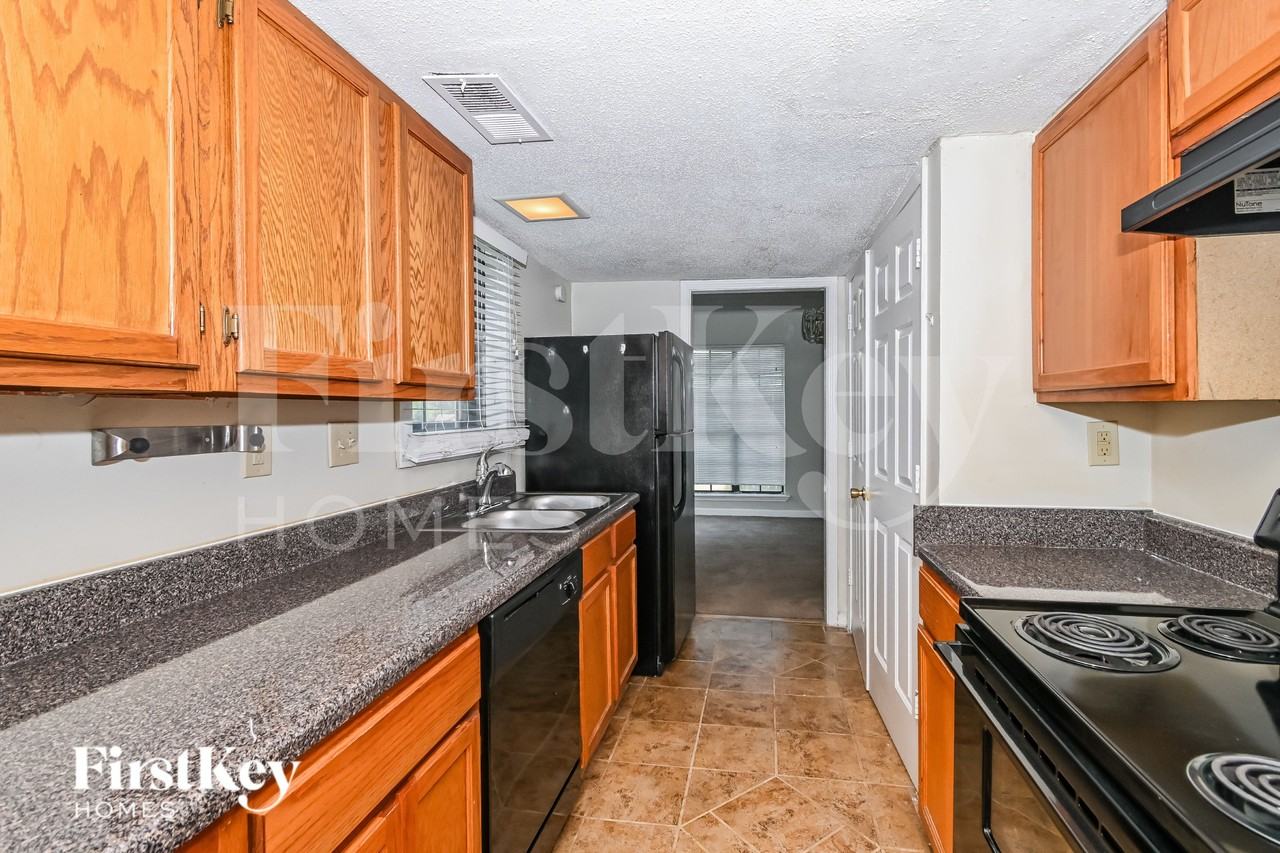 2101 Hornsby Cv - Photo 5 of 16