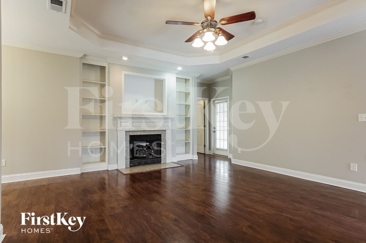 2057 Highview Way - Photo 3 of 15