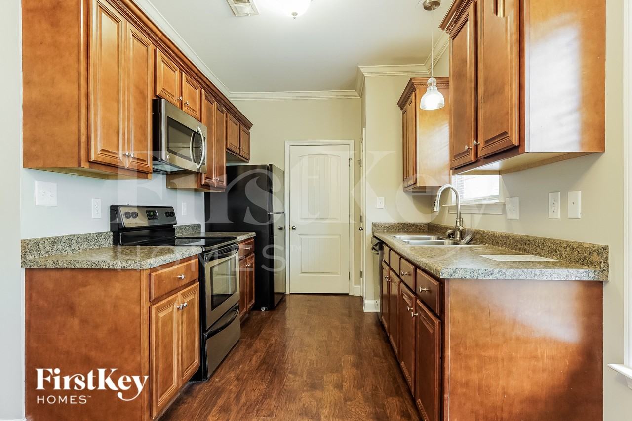 2057 Highview Way - Photo 7 of 15