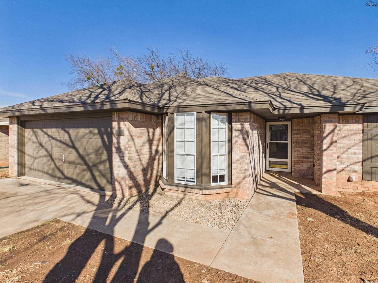 2127 Richmond Dr - Photo 3 of 35