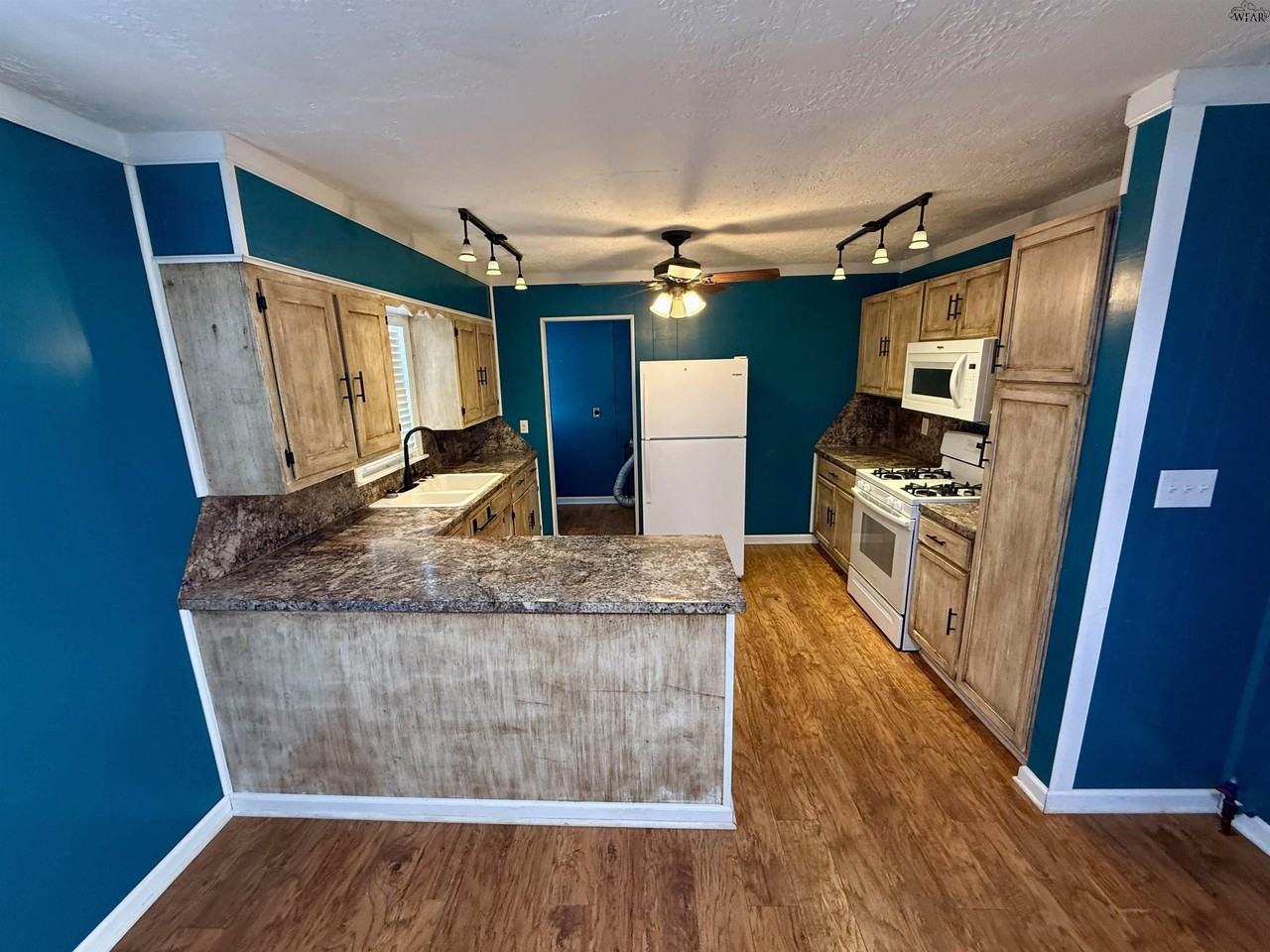 509 S Main St - Photo 4 of 10