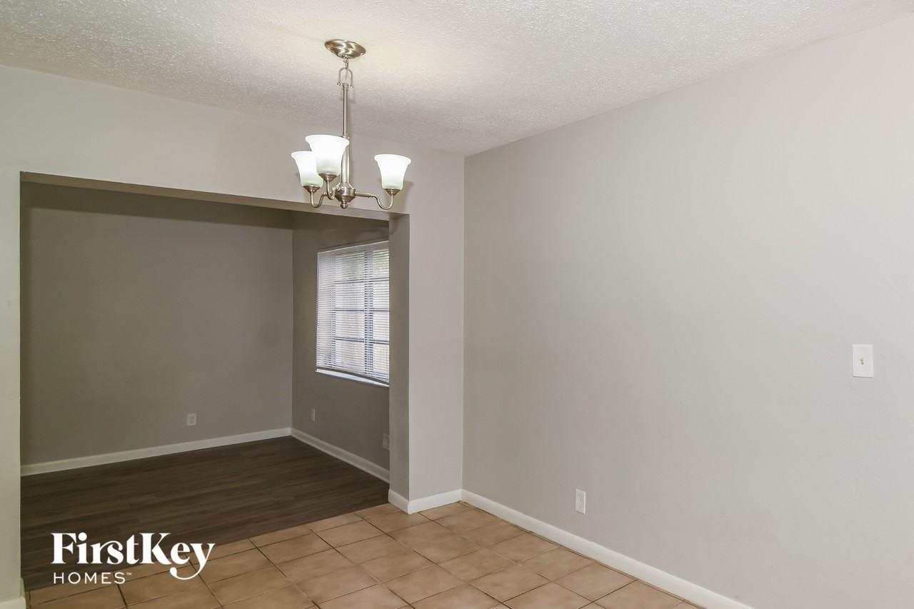 161 Ne 20th St - Photo 5 of 15