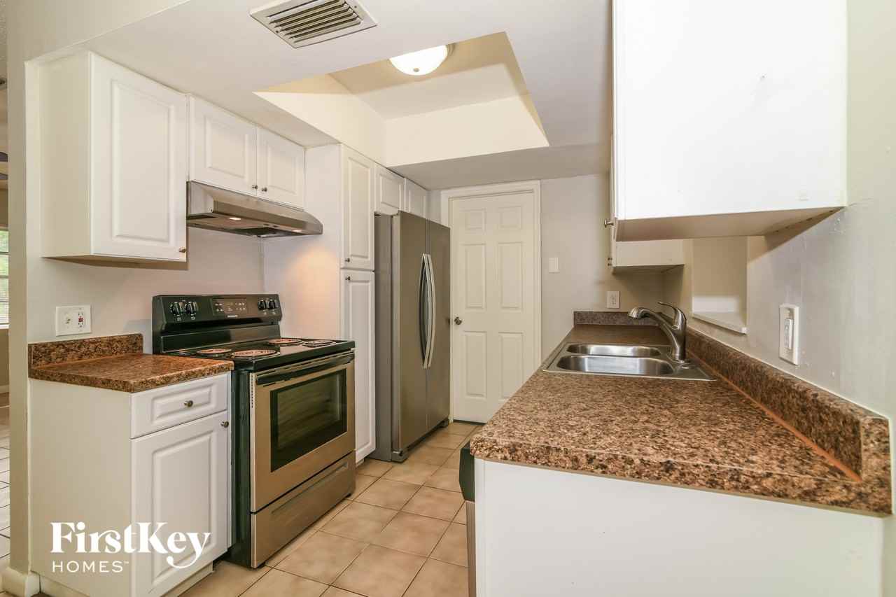 161 Ne 20th St - Photo 7 of 15