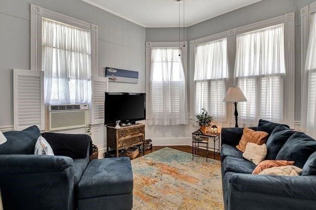 1606 Avenue L ##Up - Photo 6 of 18